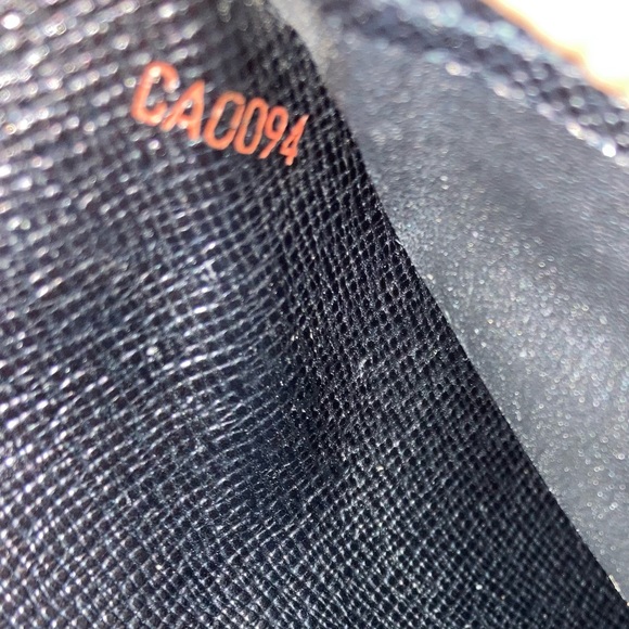 Epi Papillon LV purse with pouch and wallet - Picture 9 of 15